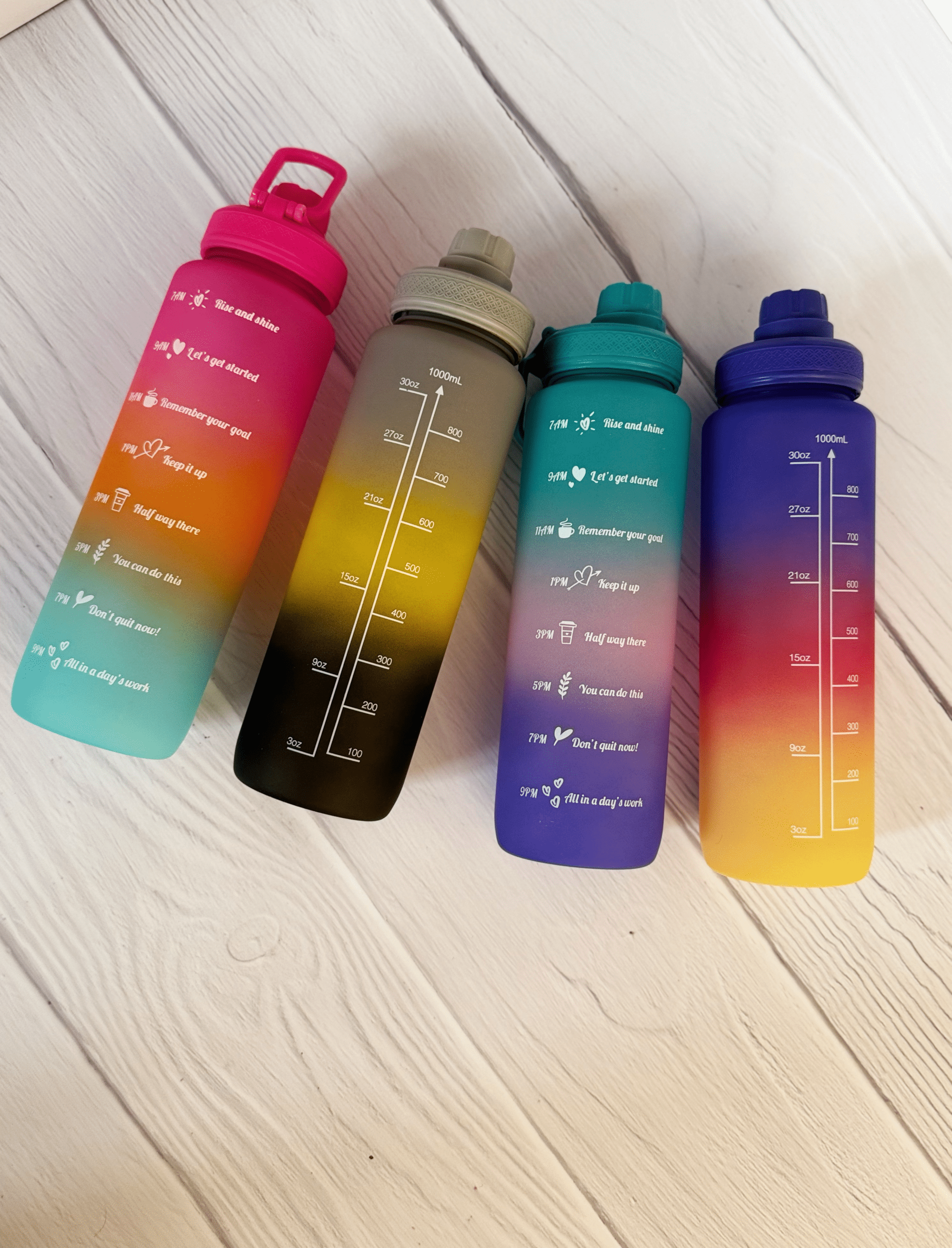 قمقمه ورزشی رنگی مدل Hydrate Pro