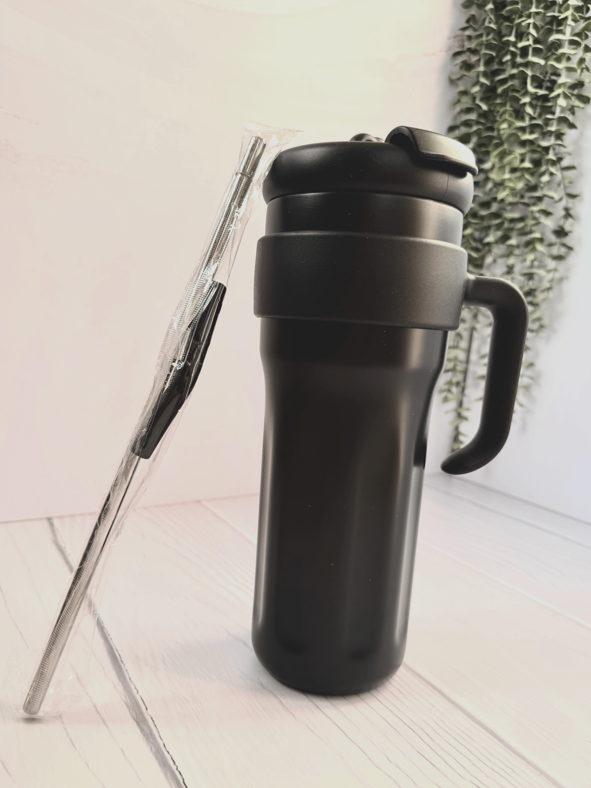 ماگ دوجداره دسته‌دار با نی فلزی مدل Handle Straw